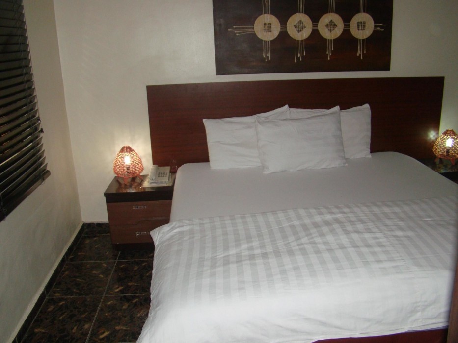 charlies place and suite