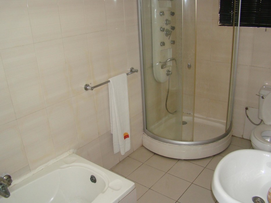 charlies place and suite