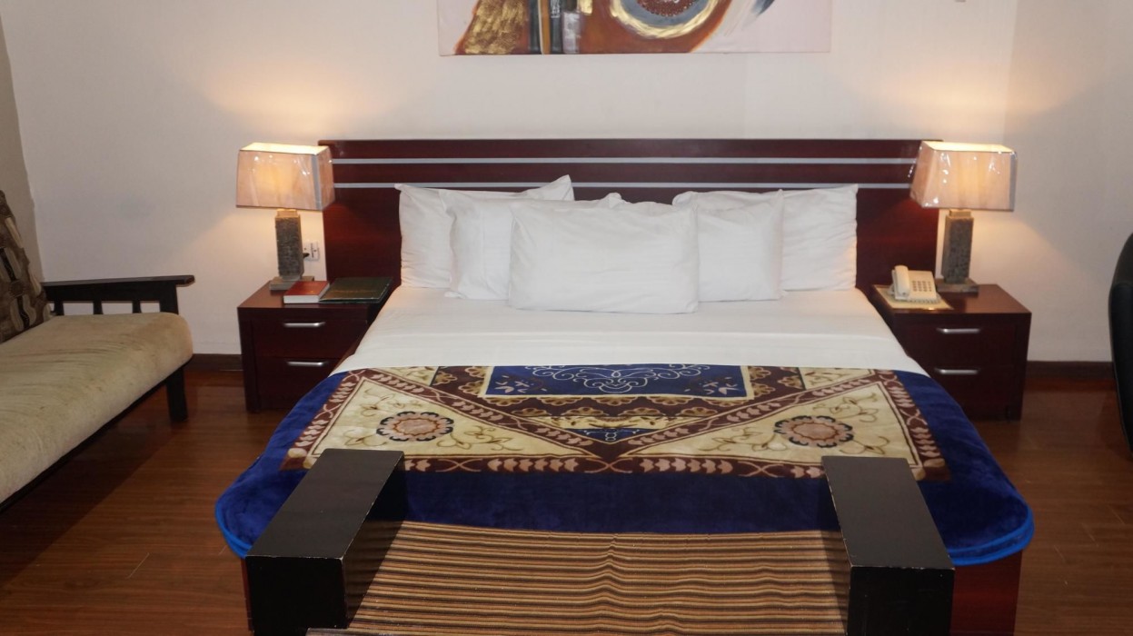 charlies place and suite