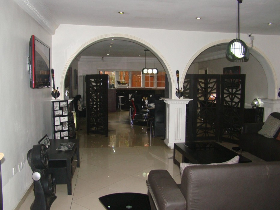 charlies place and suite