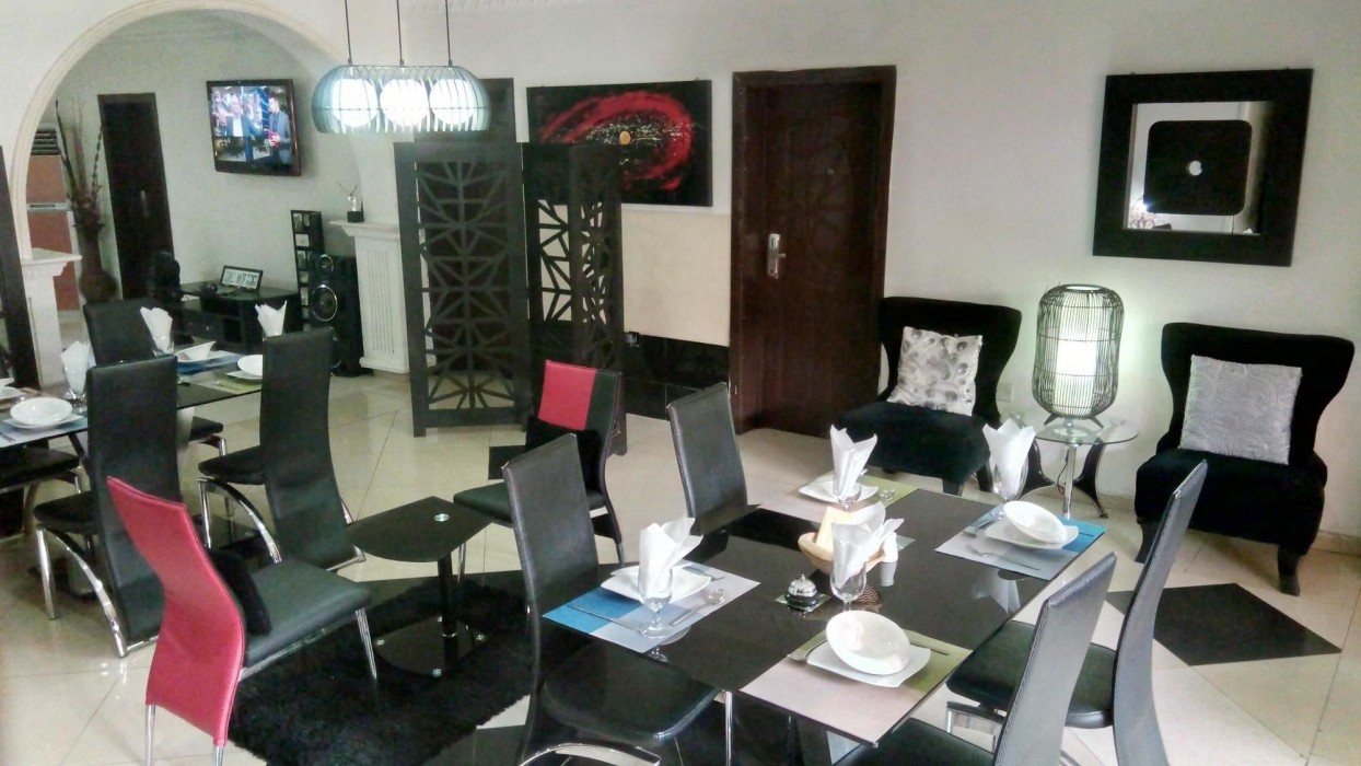 charlies place and suite