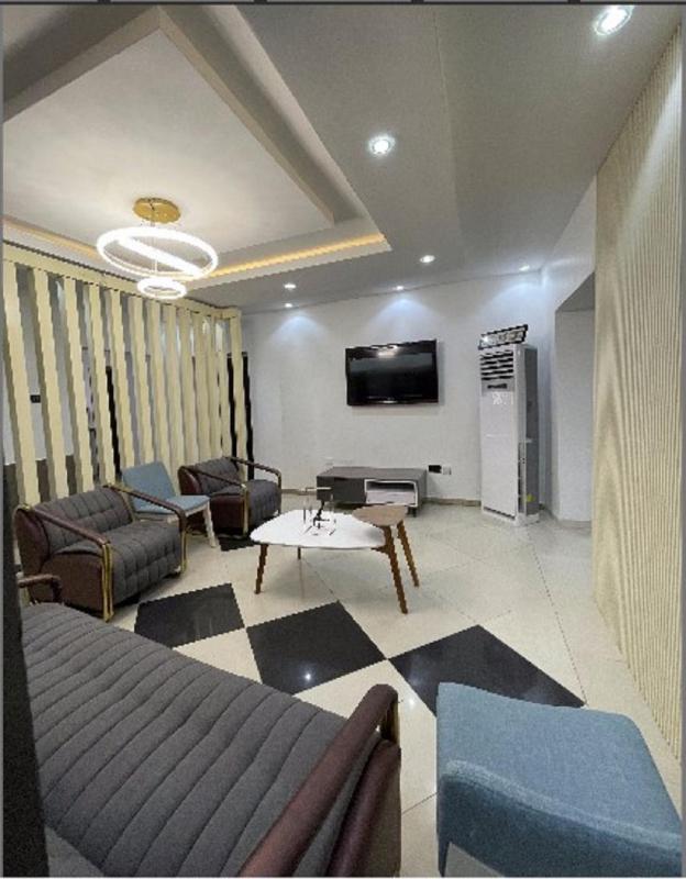 charlies place and suite