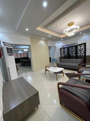 charlies place and suite
