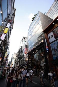 ekonomy hotel myeongdong premier