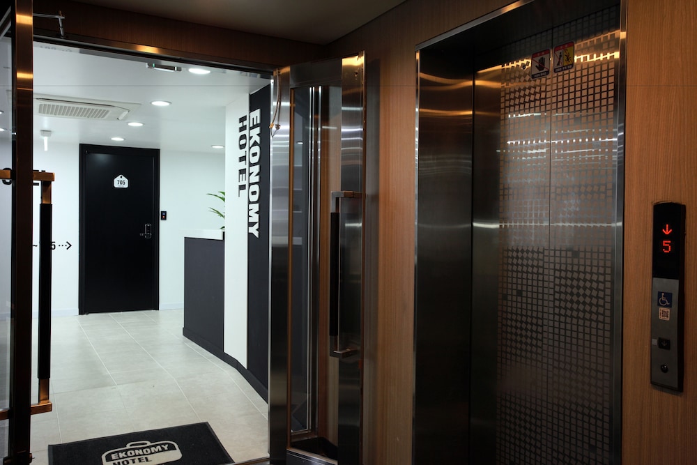 ekonomy hotel myeongdong premier