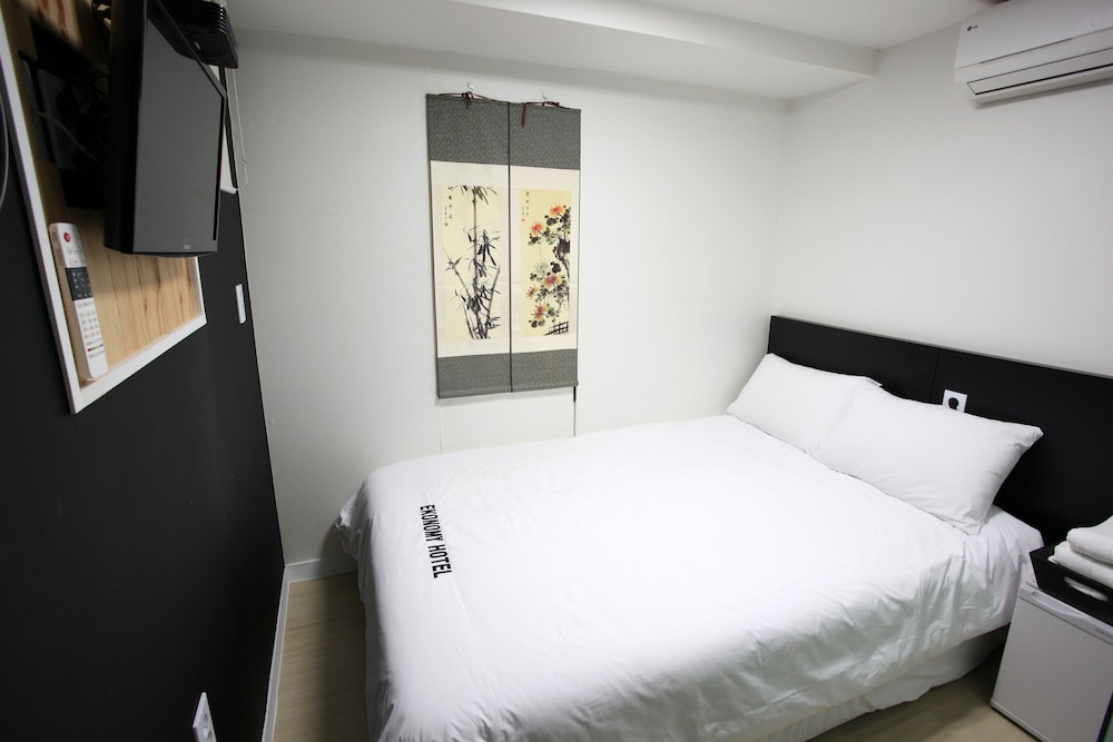 ekonomy hotel myeongdong premier