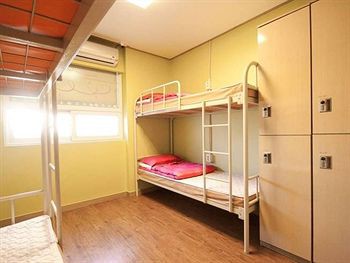 busan suk bak dot com guest house hostel