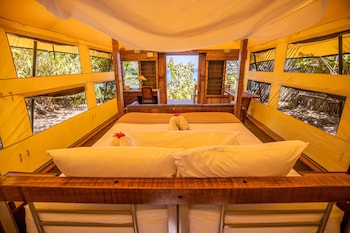 barefoot kuata island resort fiji