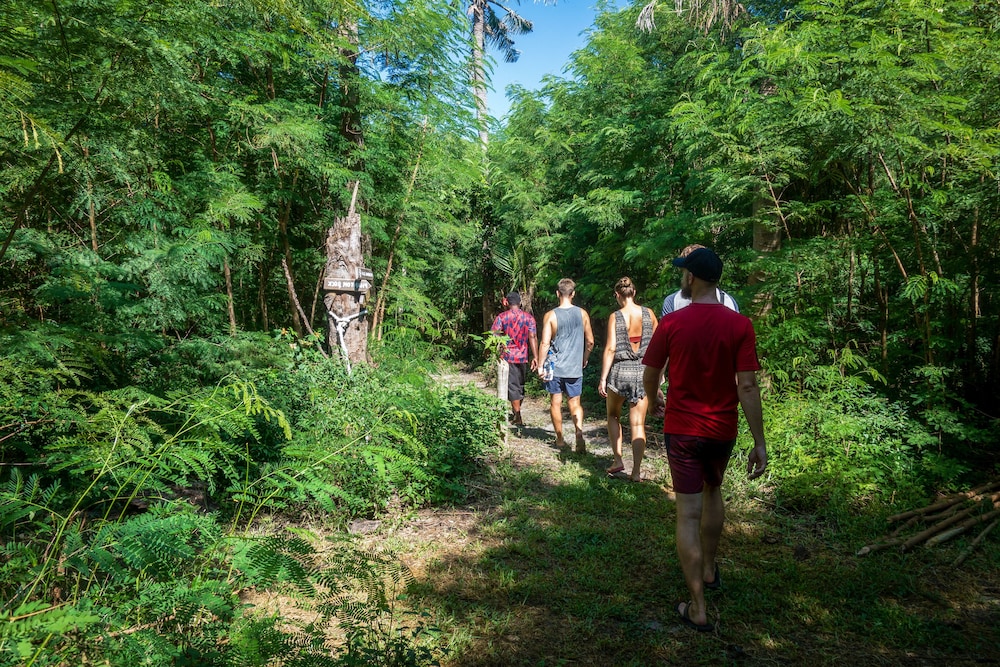 barefoot kuata island resort fiji
