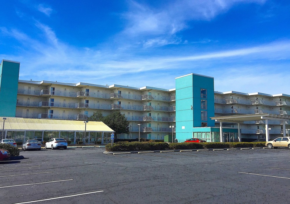 bay club resort by coolvacay