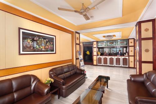 sri aarvee hotels