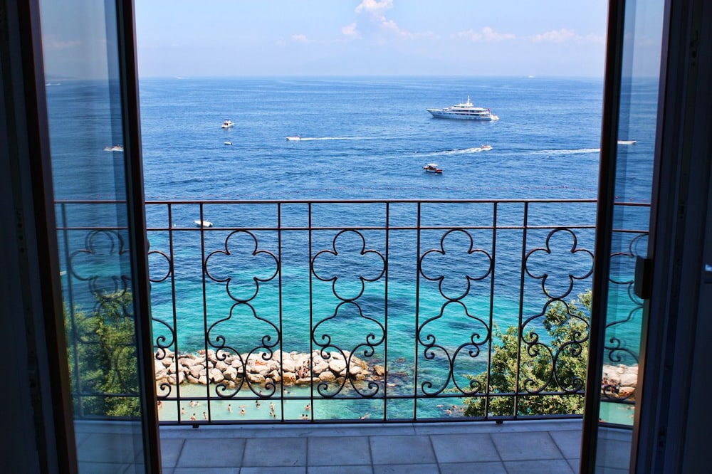 capri