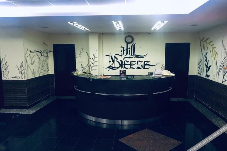 hotel hill breeze