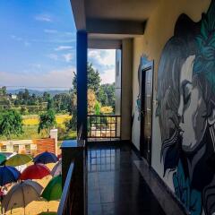 hotel hill breeze