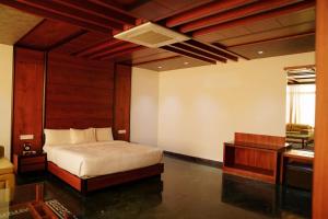 hotel hill breeze