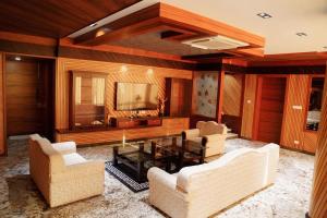 hotel hill breeze