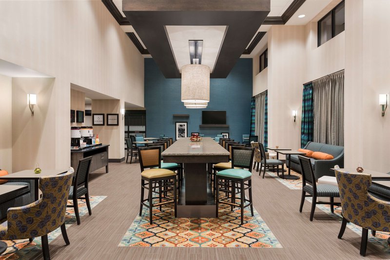 hampton inn and suites west des moines sw mall area