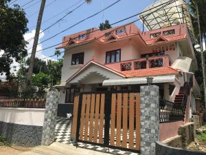 Mulberry Homestay,Munnar>>Kumily,3 star
