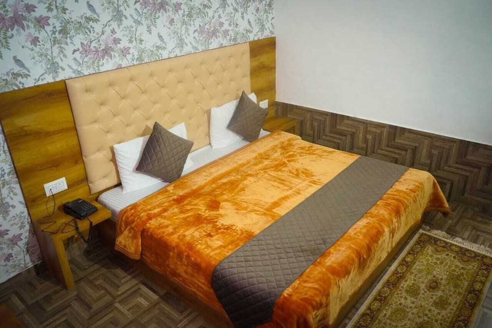 hotel honey n spice