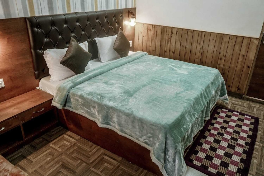 hotel honey n spice
