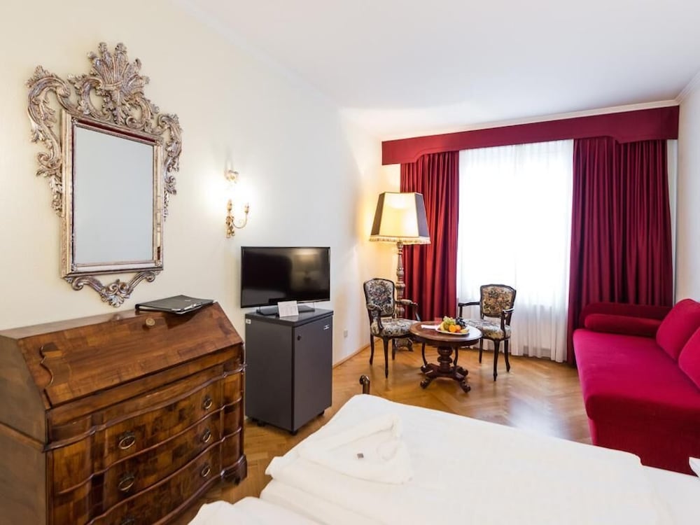 hotel royal