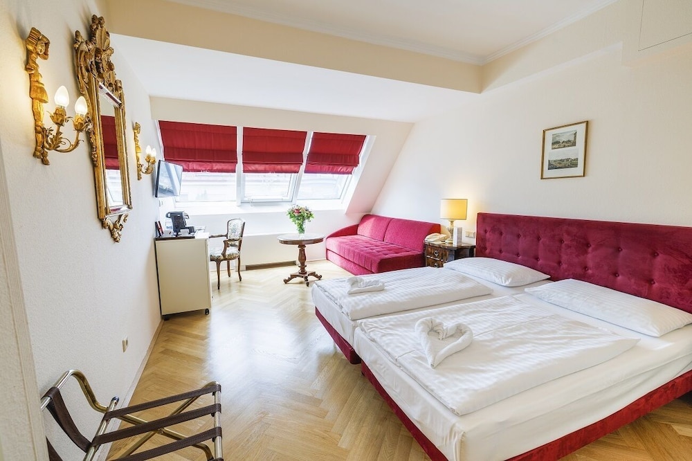 hotel royal