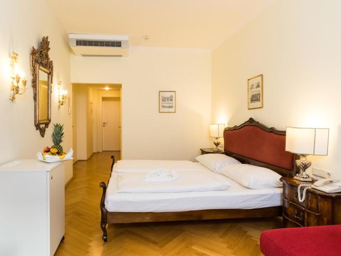 hotel royal