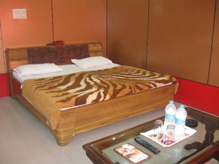 shiv ganga hotel