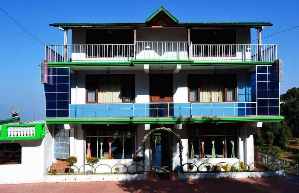 Sahaj Hotel,Pangot>>Almora,3 star