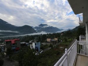 Hotel 47 Hill,Near Basheshwar Mahadev Temple,3 star