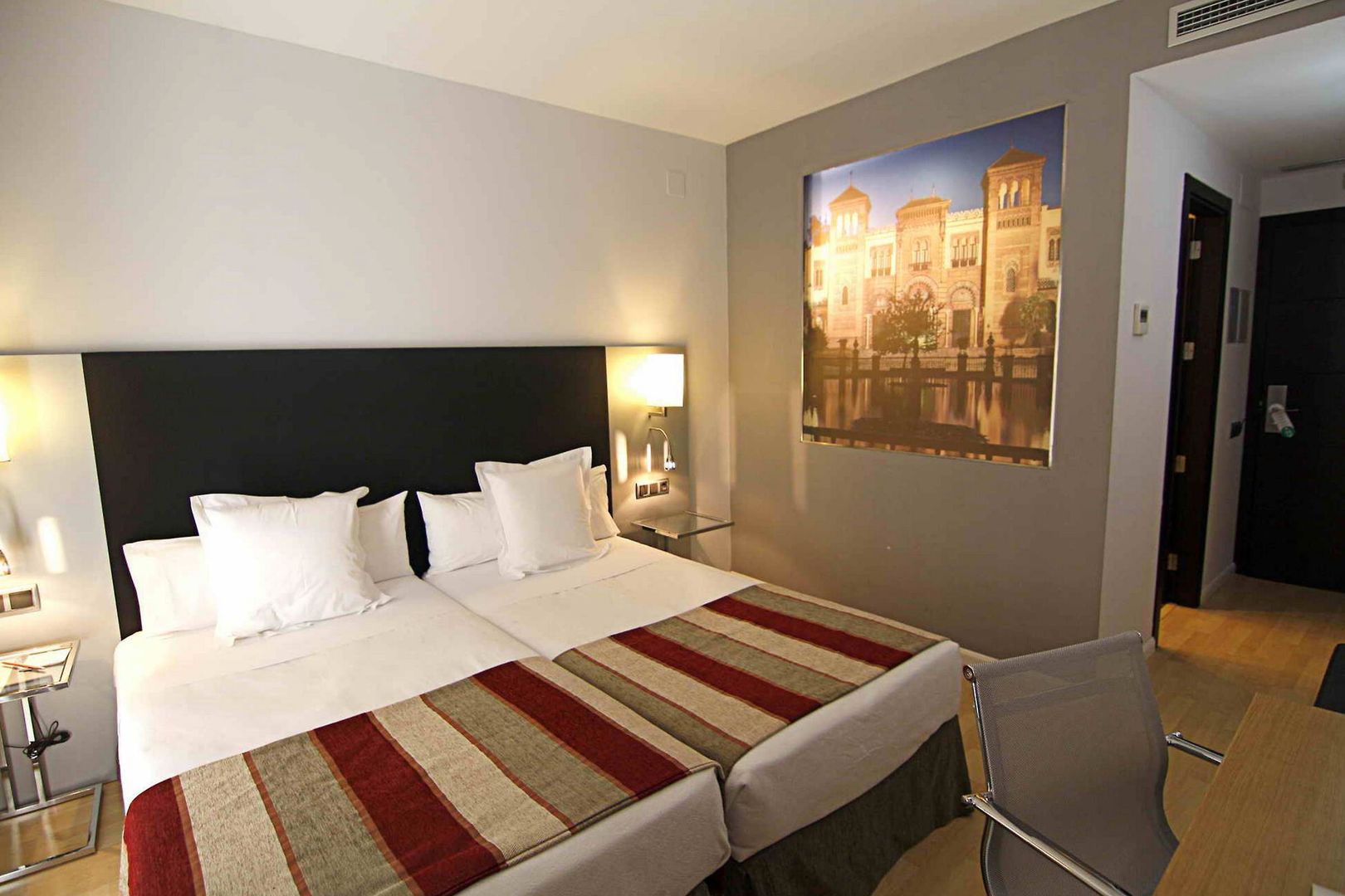 hotel san gil sevilla