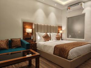 Hotel Guru Surbhi,Dehradun>>Dadahu,3 star