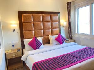 Hotel Guru Surbhi,Dehradun>>Dadahu,3 star