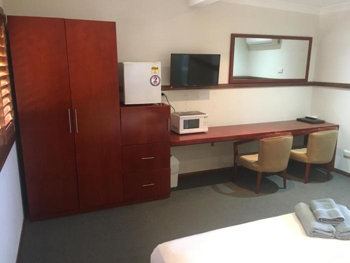 across country motel and serviced apartments