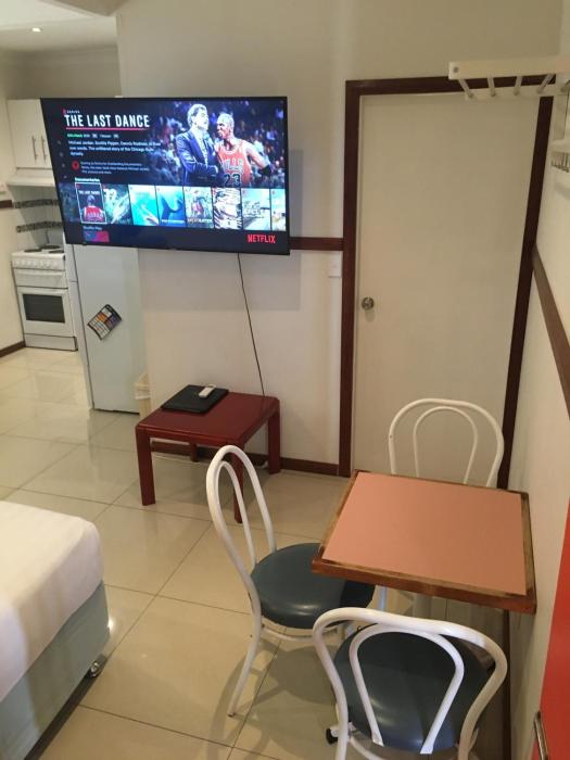 across country motel and serviced apartments