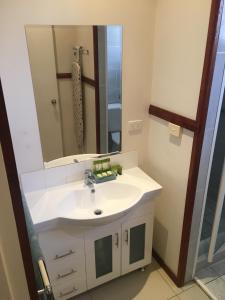 across country motel and serviced apartments