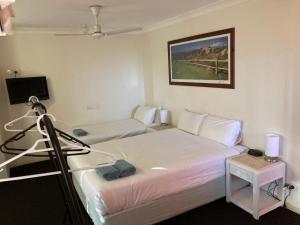 across country motel and serviced apartments
