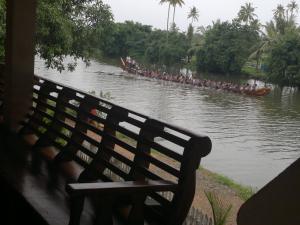 Backwater Breeze Hotel,Kumarakom>>Kottayam,1 star