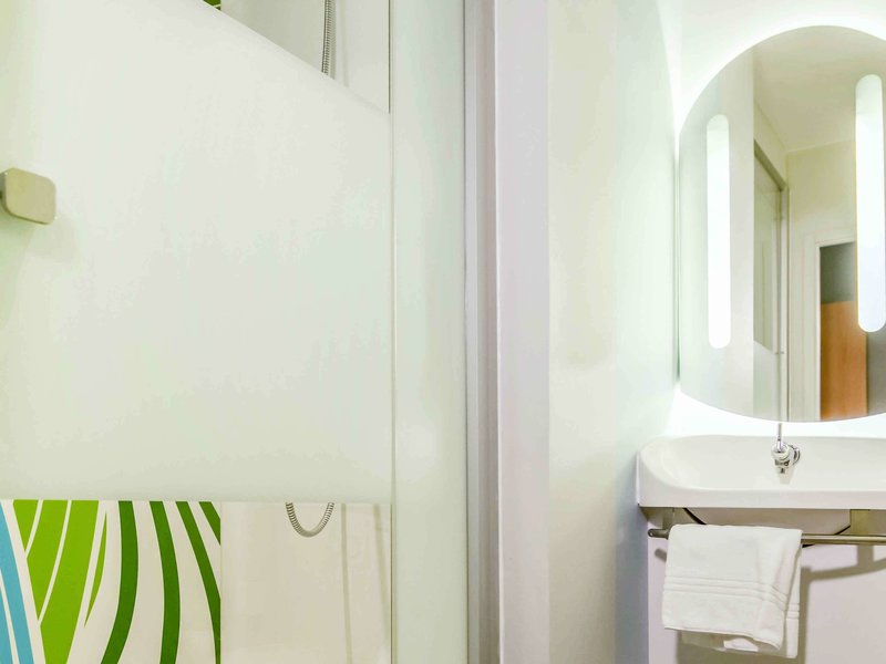 ibis budget saint martin de crau porte de camargue