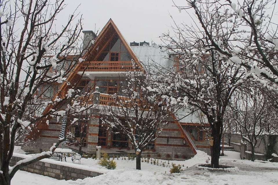 Cove The Glass House,Naggar Road,3 star