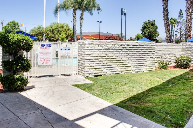 motel 6 bakersfield south