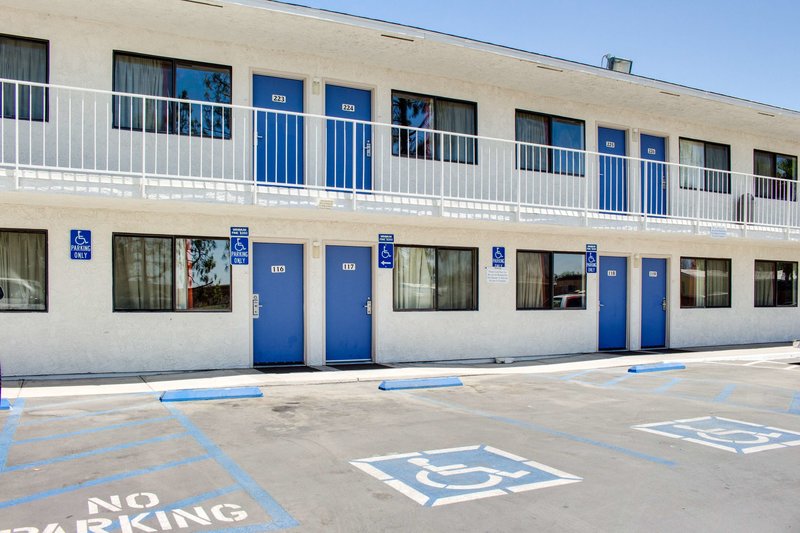 motel 6 bakersfield south