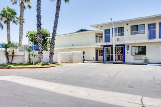 motel 6 bakersfield south
