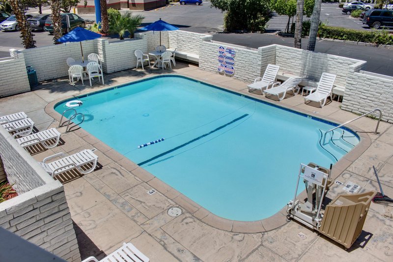 motel 6 bakersfield south