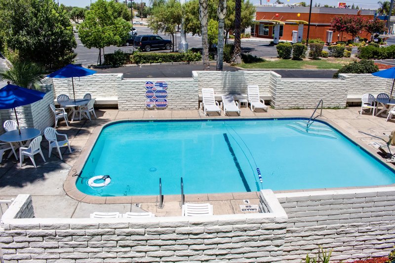 motel 6 bakersfield south