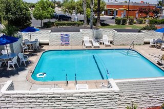 motel 6 bakersfield south
