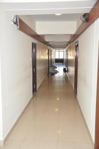 Dhanunjaya's Luxury Hotel,Hosur>>Attibele,3 star