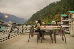 ride at hill nihal hotel and cottage