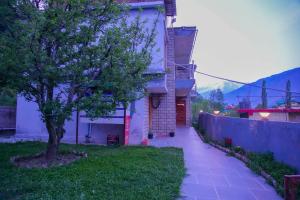 ride at hill nihal hotel and cottage