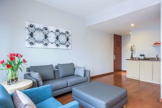 Cosmos 100 Executive,Near La Castellana National Theater,4 star